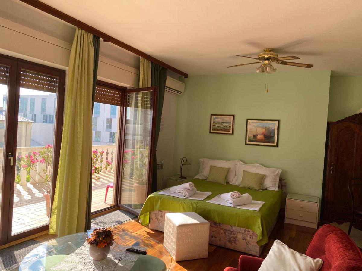 Family Apartments Vesna- 100 M Beach -Center Crikvenica Exterior foto