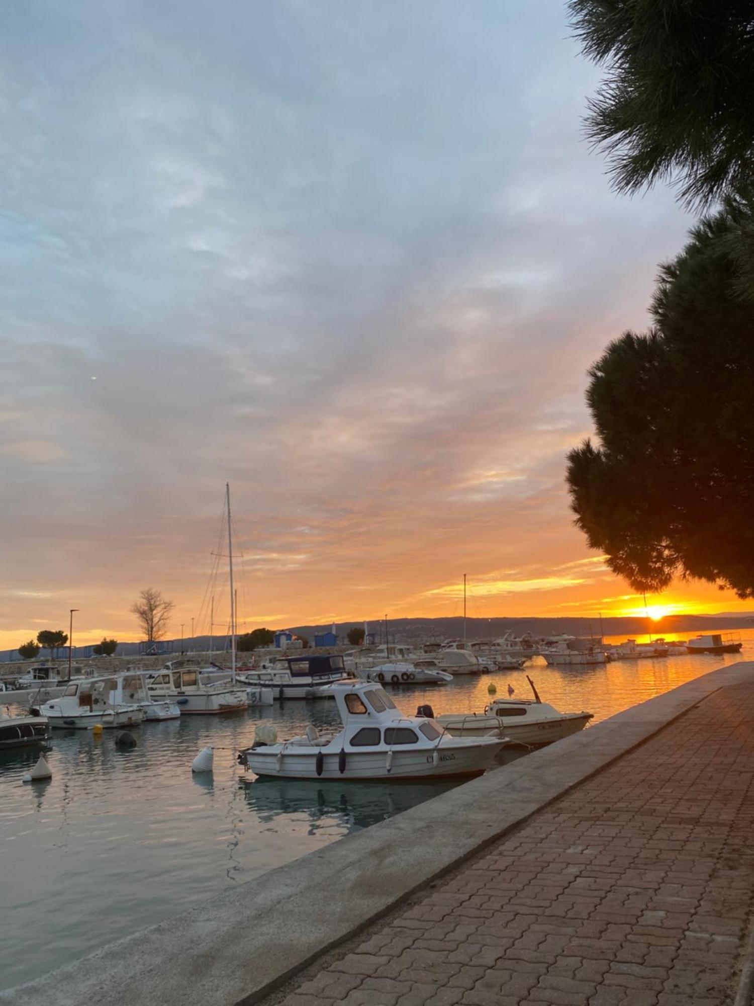 Family Apartments Vesna- 100 M Beach -Center Crikvenica Exterior foto
